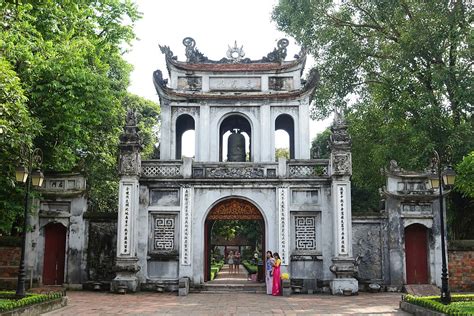 Le Temple de la Littérature : Une Symphonie en Papier et encre !