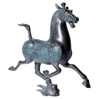 Le Cheval de l'Empereur Han : Une sculpture en bronze d'une finesse inégalée !